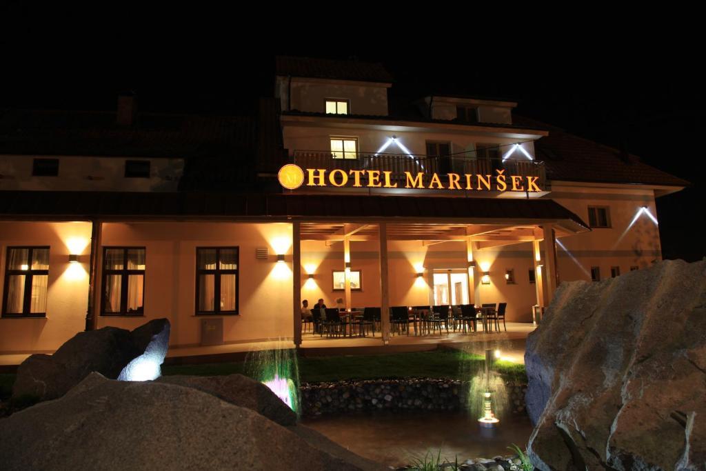 נקלו Hotel Marinsek מראה חיצוני תמונה